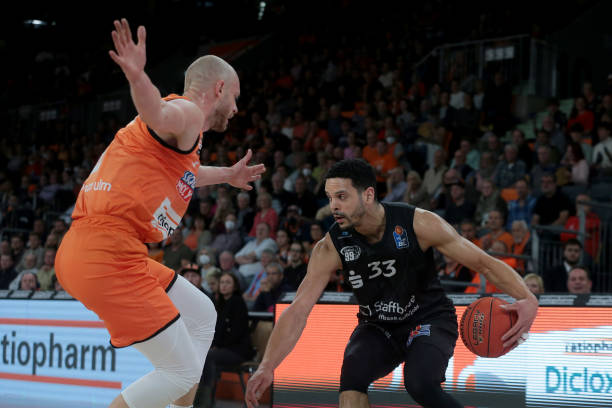 年更加明朗 年更加明朗